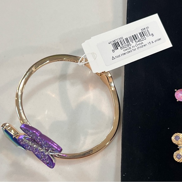 Betsey Johnson Buggin Out Iridescent Butterfly Necklace and Bracelet Set - Picture 7 of 8